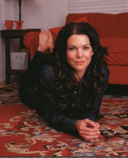 Lauren Graham feet photo thumbnail