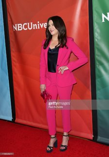 Lauren Graham feet photo thumbnail