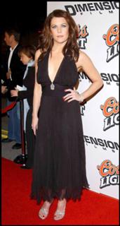 Lauren Graham feet photo thumbnail