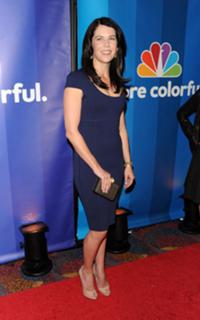 Lauren Graham feet photo thumbnail
