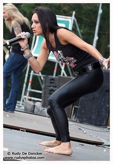 Lauren Harris feet photo 13