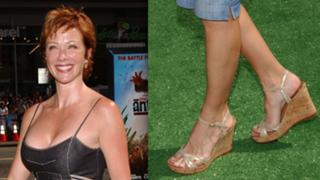 Lauren Holly feet photo thumbnail