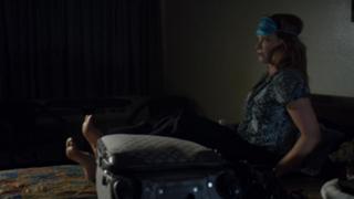 Lauren Holly feet photo thumbnail