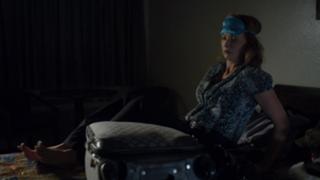 Lauren Holly feet photo thumbnail
