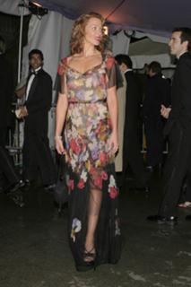 Lauren Holly feet photo thumbnail