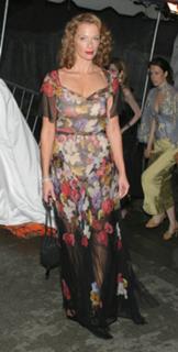 Lauren Holly feet photo thumbnail