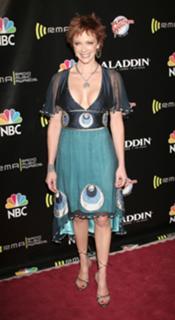 Lauren Holly feet photo thumbnail