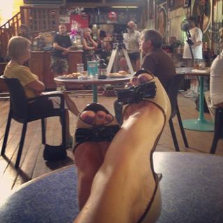 Lauren Holly feet photo thumbnail