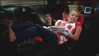 Lauren Holly feet photo thumbnail