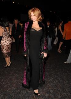 Lauren Holly feet photo thumbnail