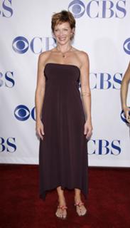 Lauren Holly feet photo thumbnail