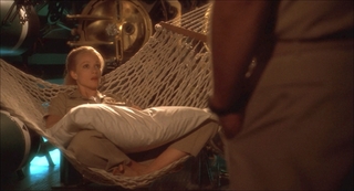 Lauren Holly feet photo thumbnail