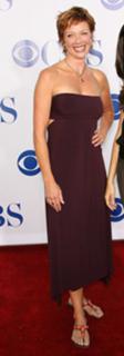 Lauren Holly feet photo thumbnail