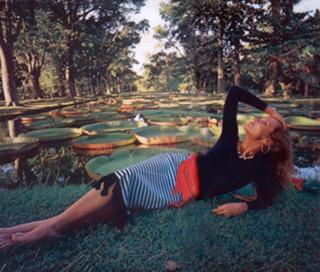 Lauren Hutton feet photo 16