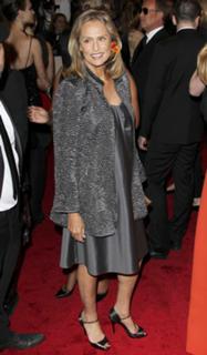 Lauren Hutton feet photo 9
