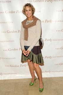 Lauren Hutton feet photo 8