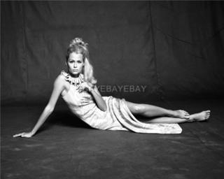 Lauren Hutton feet photo 11