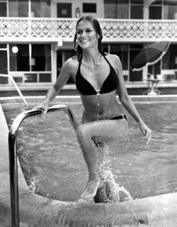 Lauren Hutton feet photo 5