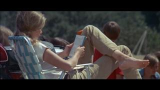 Lauren Hutton feet photo 3
