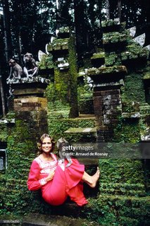 Lauren Hutton feet photo 16