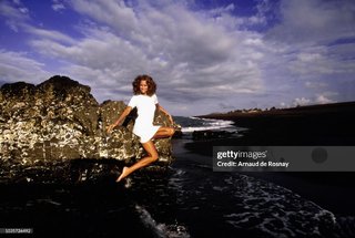 Lauren Hutton feet photo 15