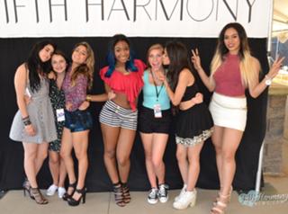 Lauren Jauregui feet photo thumbnail