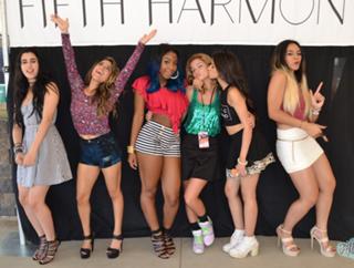 Lauren Jauregui feet photo thumbnail