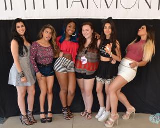 Lauren Jauregui feet photo thumbnail