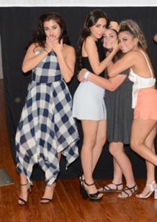 Lauren Jauregui feet photo thumbnail