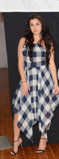Lauren Jauregui feet photo thumbnail
