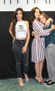 Lauren Jauregui feet photo thumbnail