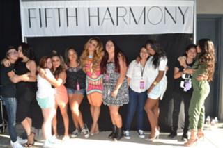 Lauren Jauregui feet photo thumbnail