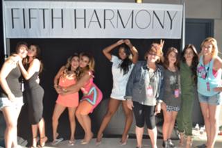 Lauren Jauregui feet photo thumbnail