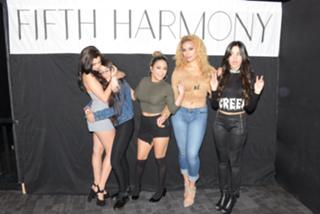 Lauren Jauregui feet photo thumbnail