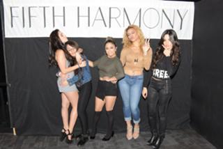 Lauren Jauregui feet photo thumbnail