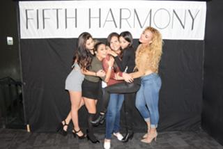 Lauren Jauregui feet photo thumbnail