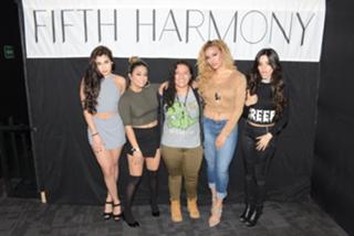 Lauren Jauregui feet photo thumbnail