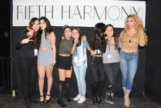 Lauren Jauregui feet photo thumbnail