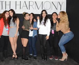 Lauren Jauregui feet photo thumbnail