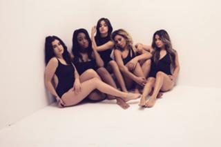 Lauren Jauregui feet photo thumbnail