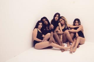 Lauren Jauregui feet photo thumbnail