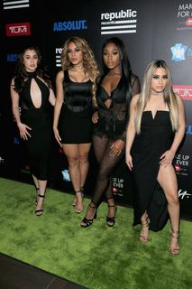 Lauren Jauregui feet photo thumbnail