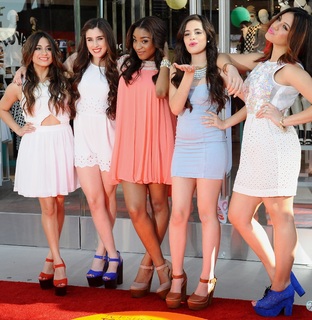 Lauren Jauregui feet photo thumbnail