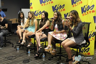 Lauren Jauregui feet photo thumbnail