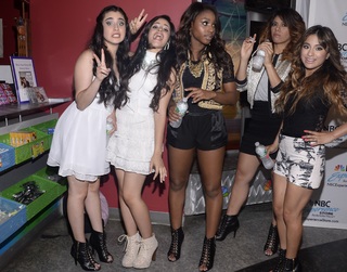 Lauren Jauregui feet photo thumbnail