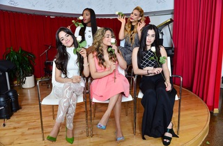 Lauren Jauregui feet photo thumbnail