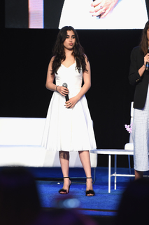 Lauren Jauregui feet photo thumbnail