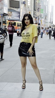 Lauren Jauregui feet photo thumbnail