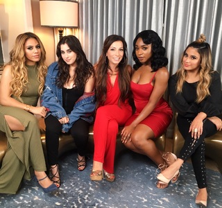 Lauren Jauregui feet photo thumbnail