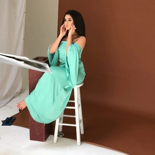 Lauren Jauregui feet photo thumbnail